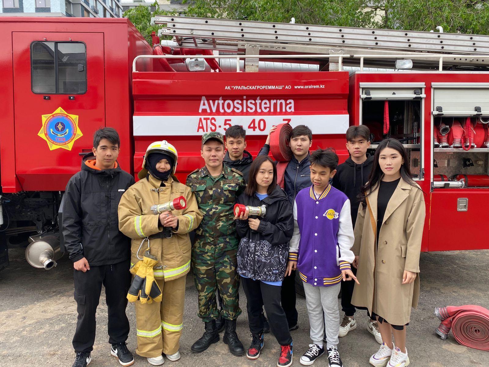 Наши ученики 9,10 класса прошли тренировку юного спасателя, при совместном мероприятии, проводимого с ДЧС города Алматы. @bostan_ruchs